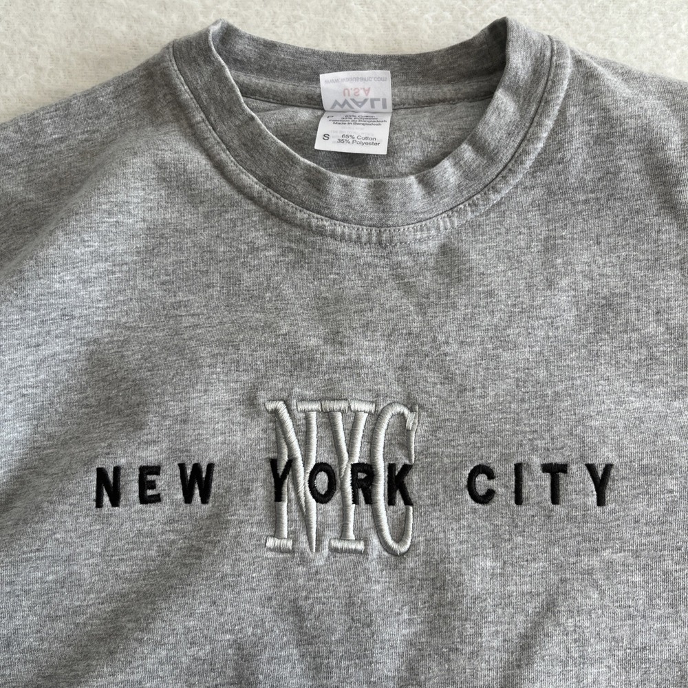 NYC New York City Crewneck Sweatshirt Gray‎ Wali USA Small Embroidered Pullover